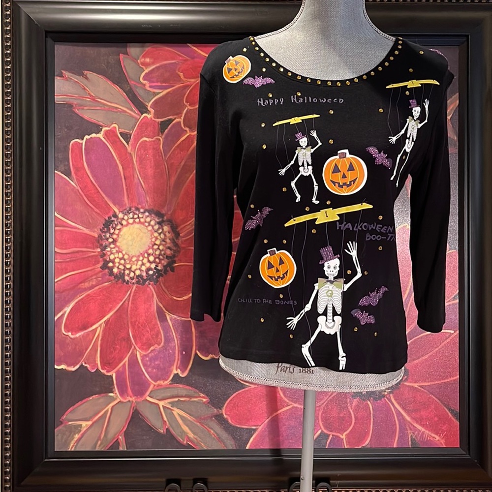 Super Cute Ornamented Halloween shirt ๐ ๐ป ๐ - Picture 1 of 6